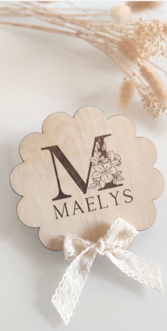 Décoration bois- fleur prénom 🌺